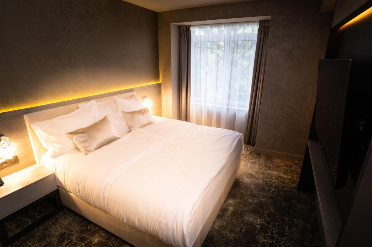 Hotel Europa Komárno Buitenkant foto