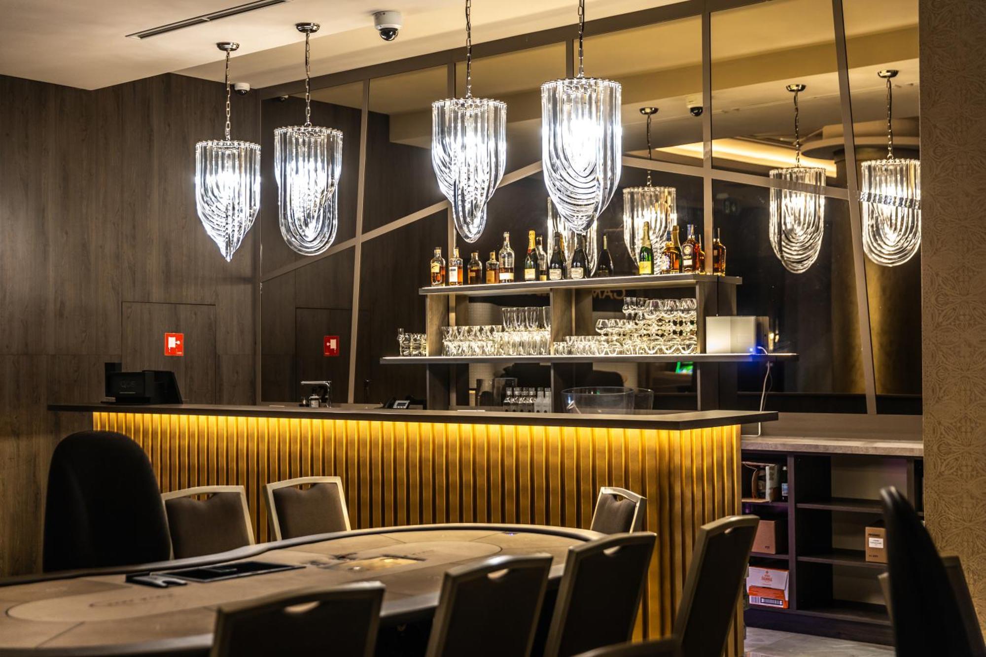 Hotel Europa Komárno Buitenkant foto